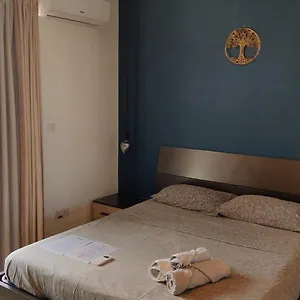 Airport Bedroom With Bathroom Self Check In And Self Check Out Air-condition Included Alloggio in famiglia Mqabba